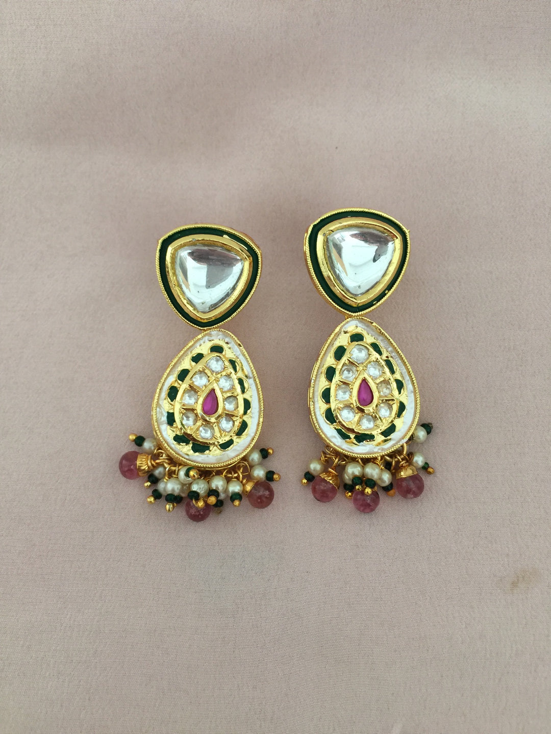 Elegant Kundan Necklace Set - Dazzle at Weddings and Festive Affairs