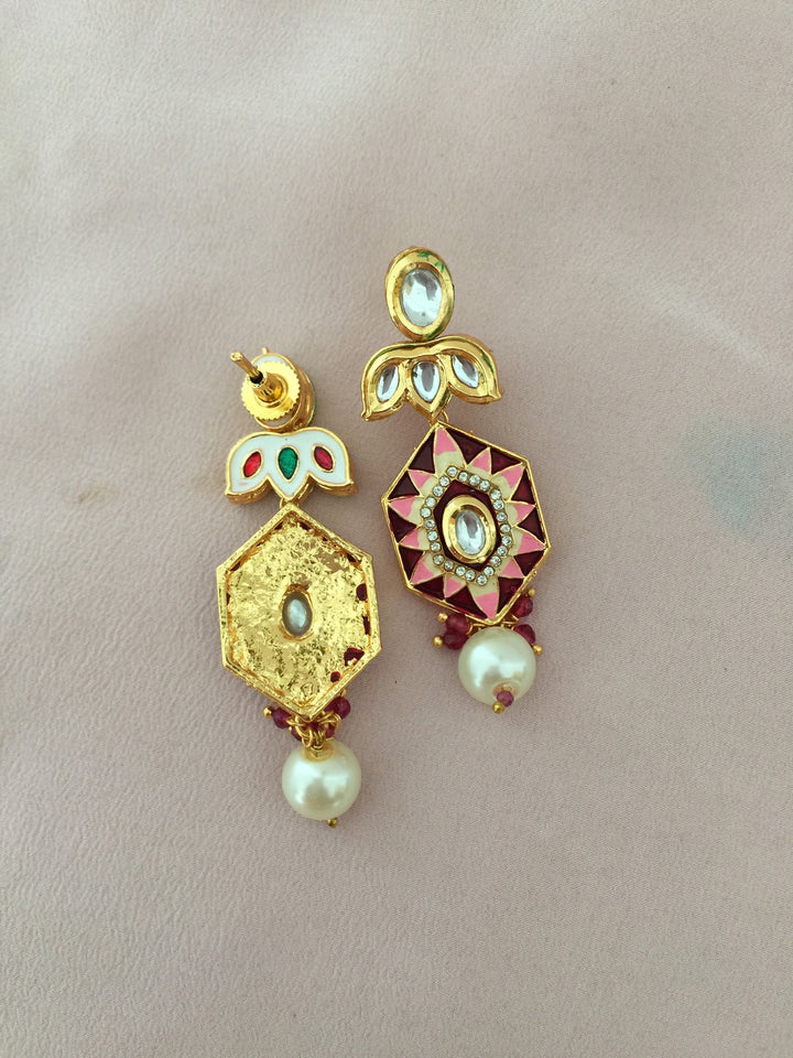 Elegant Kundan Necklace Set - Dazzle at Weddings and Festive Affairs