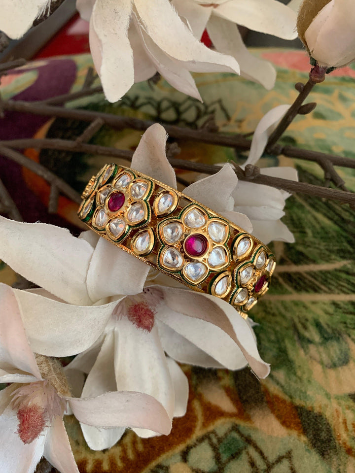 Kundan Flowers Bangle - SHIVKA