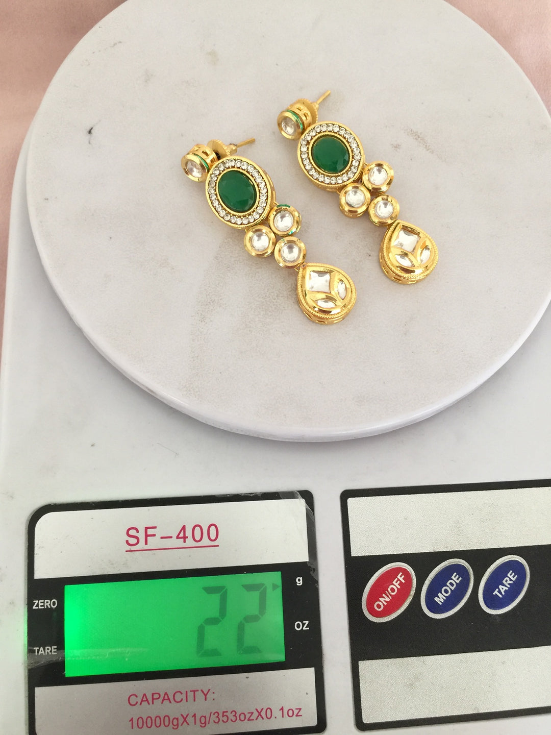 Exquisite Kundan Choker Set - Your Radiant Elegance for Weddings and Festivities