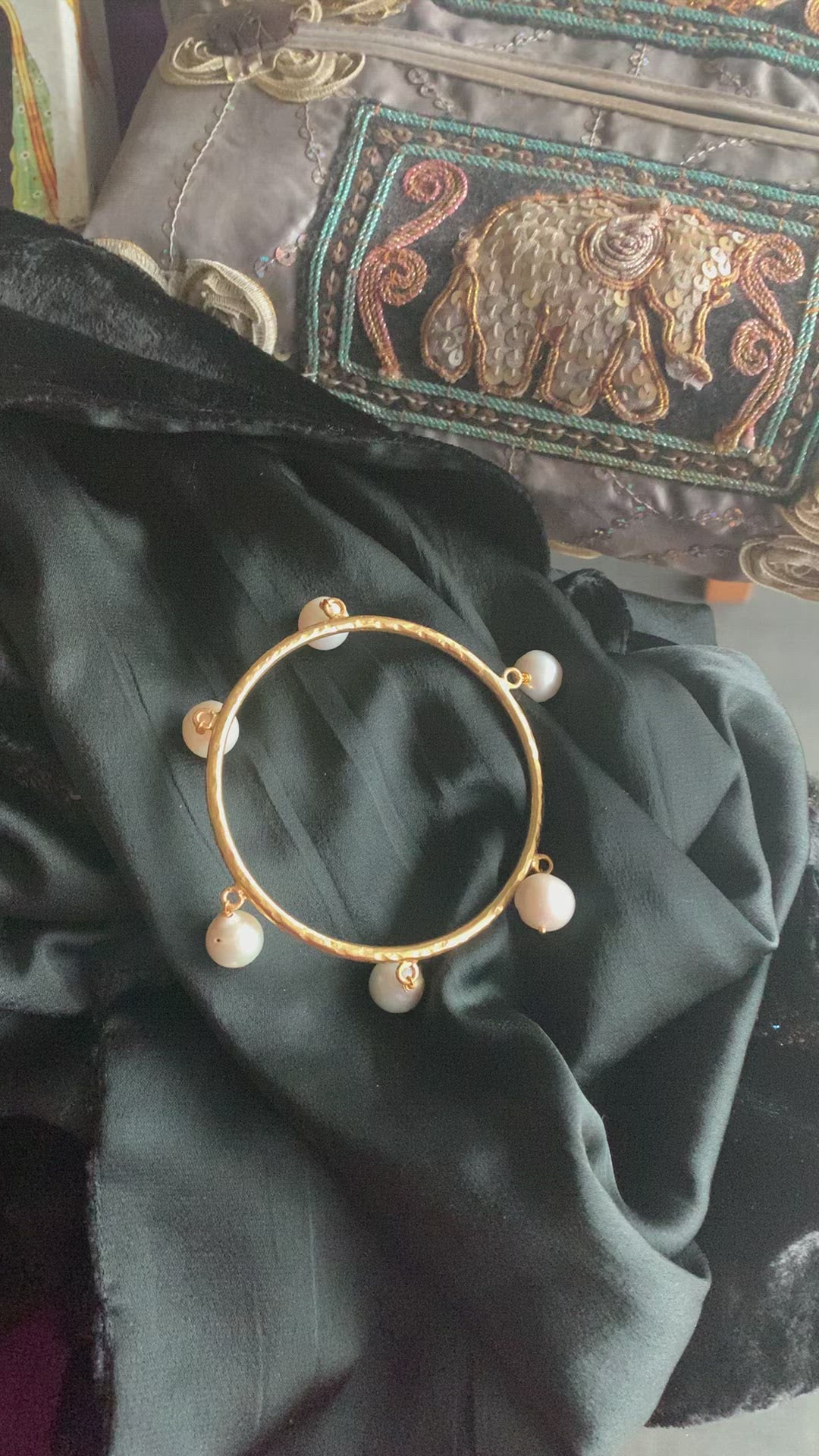 Elegant Pearls Bangle