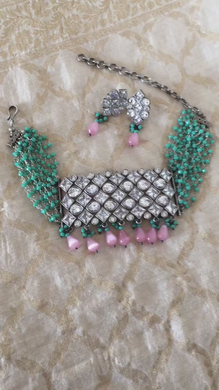 Beautiful Stones and Pearls Choker with Earrings