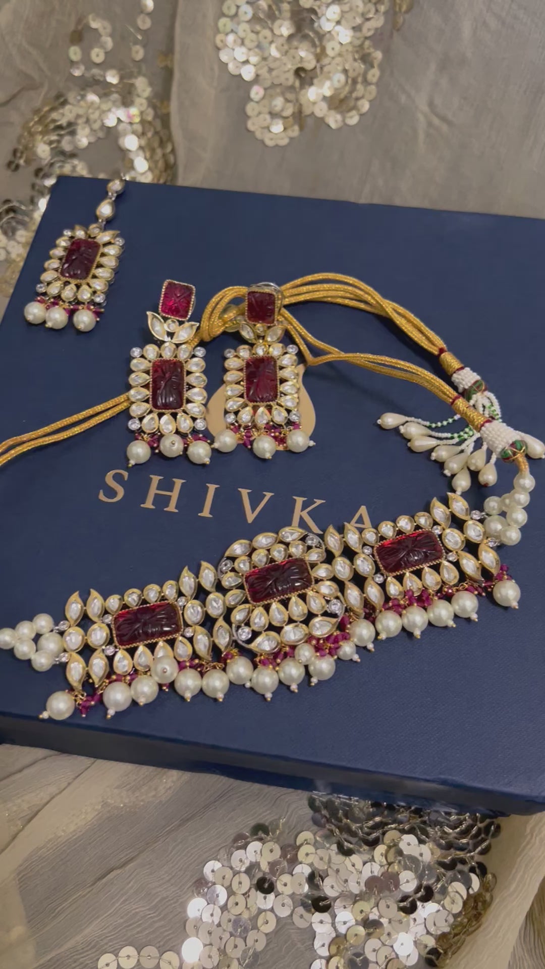 Gorgeous Choker with Earrings and Maangtikka