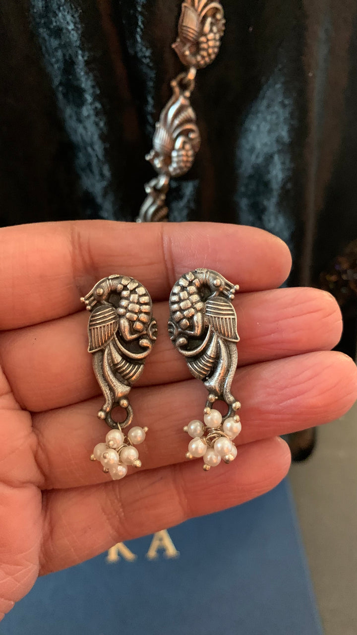 Antique Pendant Necklace with Earrings