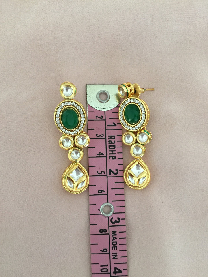 Exquisite Kundan Choker Set - Your Radiant Elegance for Weddings and Festivities