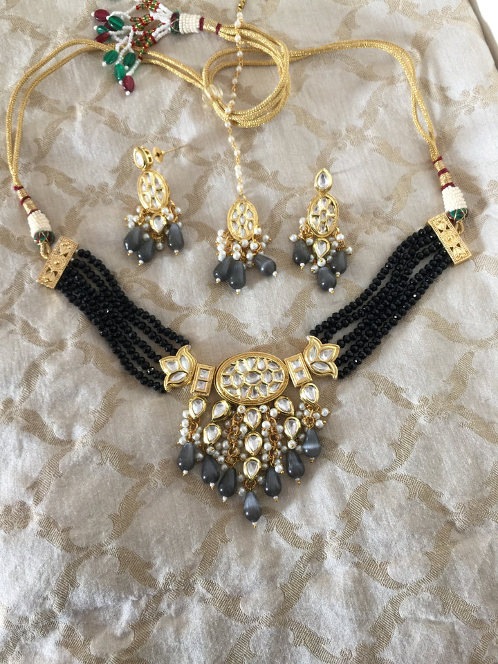 Classic Kundan Choker with Earrings and Maangtikka