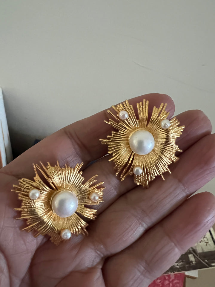 Classy Pearls Studs