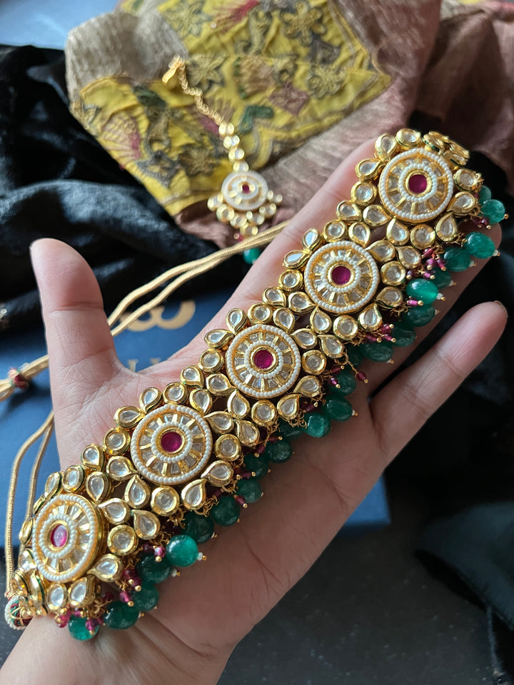 Elegant Kundan Choker with Earrings and Maangtikka