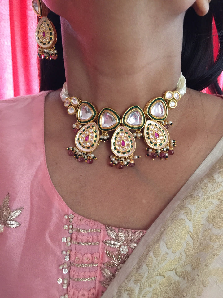 Elegant Kundan Necklace Set - Dazzle at Weddings and Festive Affairs