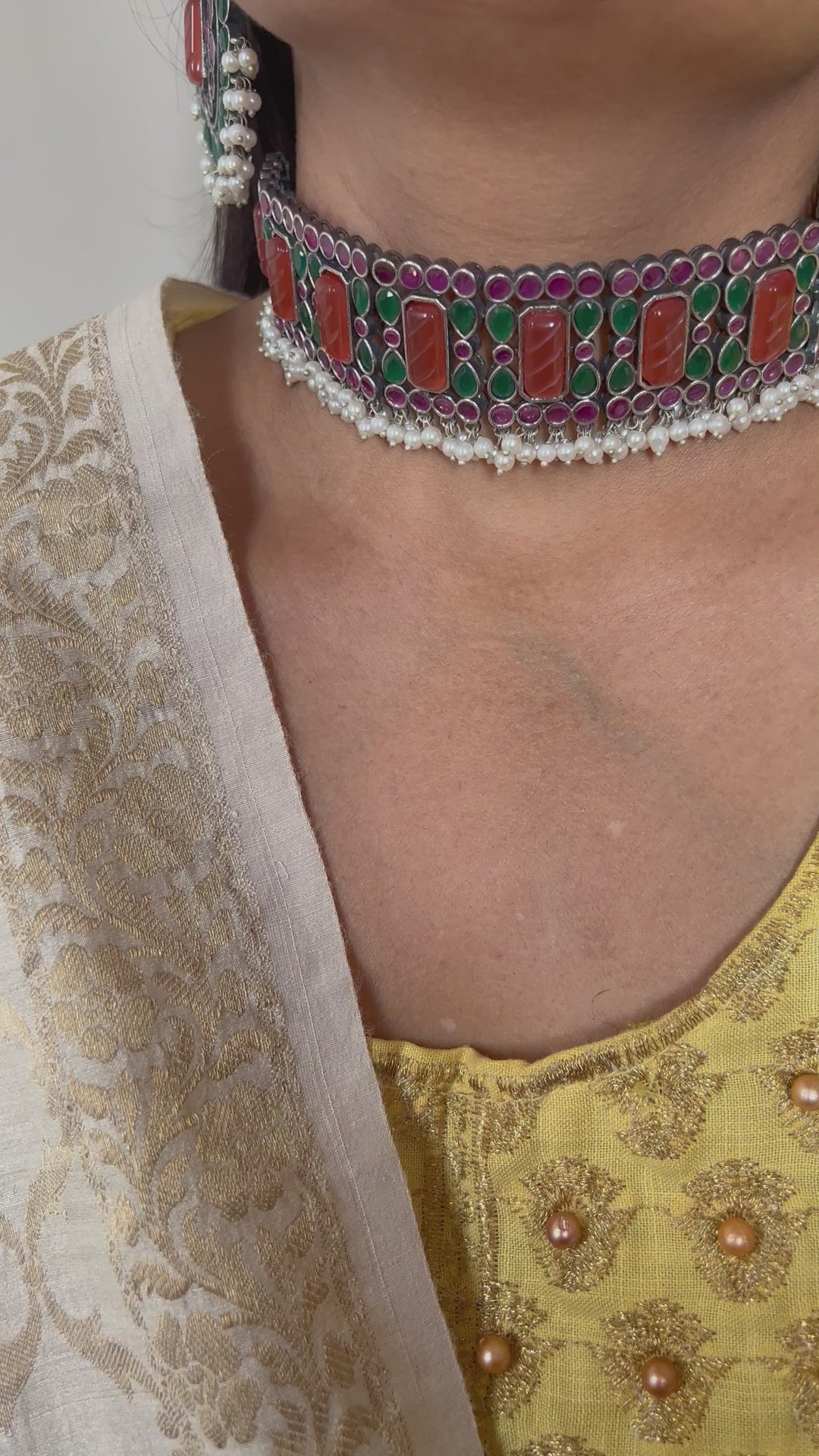 Scintillating Vintage Stones Choker with Statement Chandbaalis