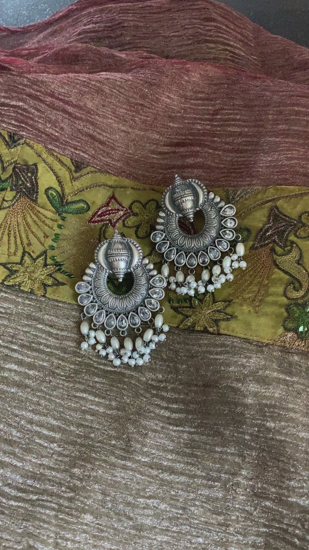 Vintage Pearl Drops Stud Earrings