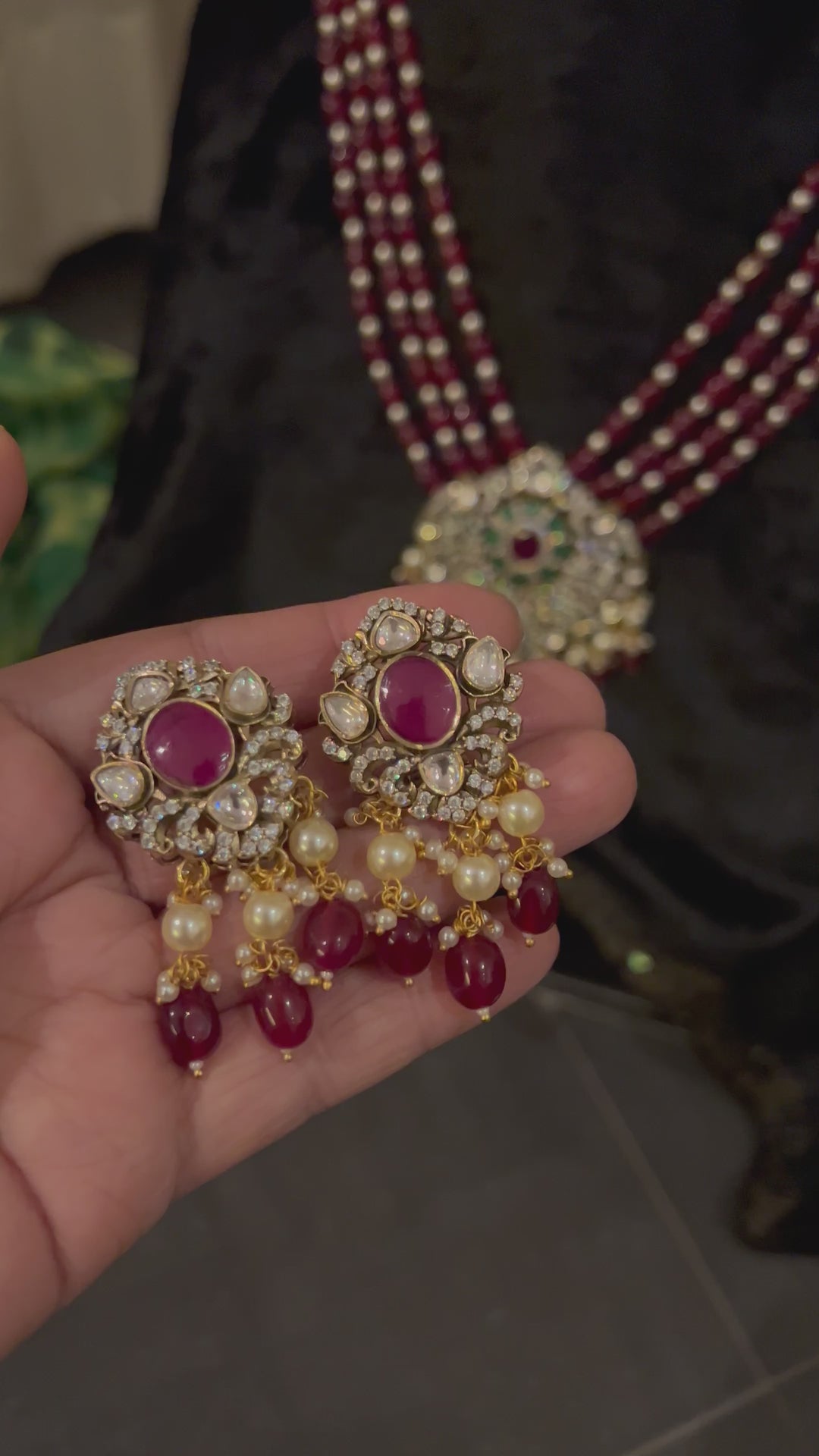 Beautiful Kundan Necklace with Earrings