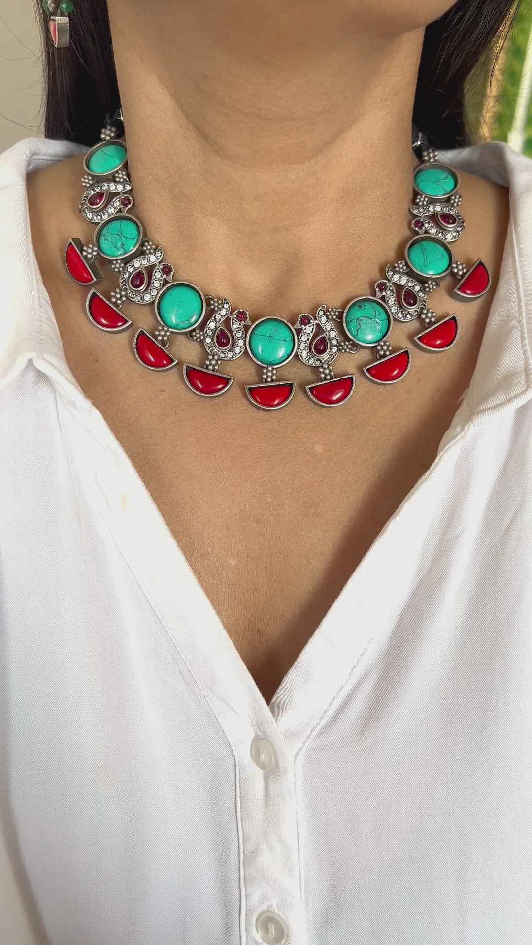 Vintage Artistic Necklace with Statement Earrings