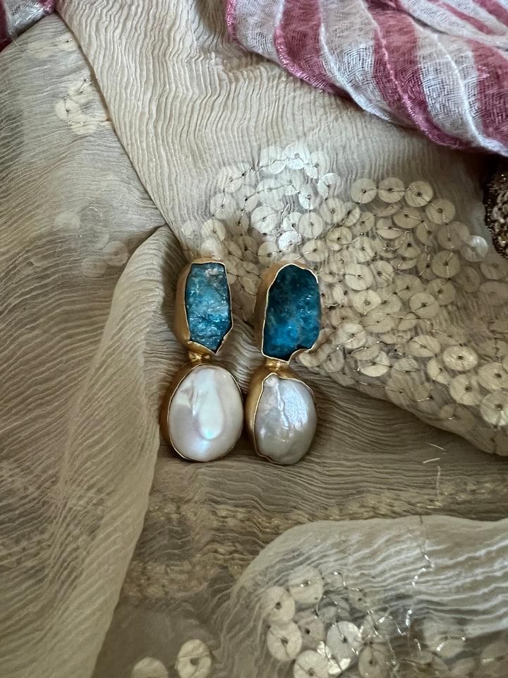 Classy Baroque Pearls Studs