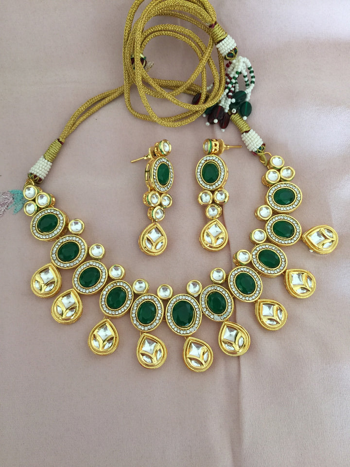 Exquisite Kundan Choker Set - Your Radiant Elegance for Weddings and Festivities