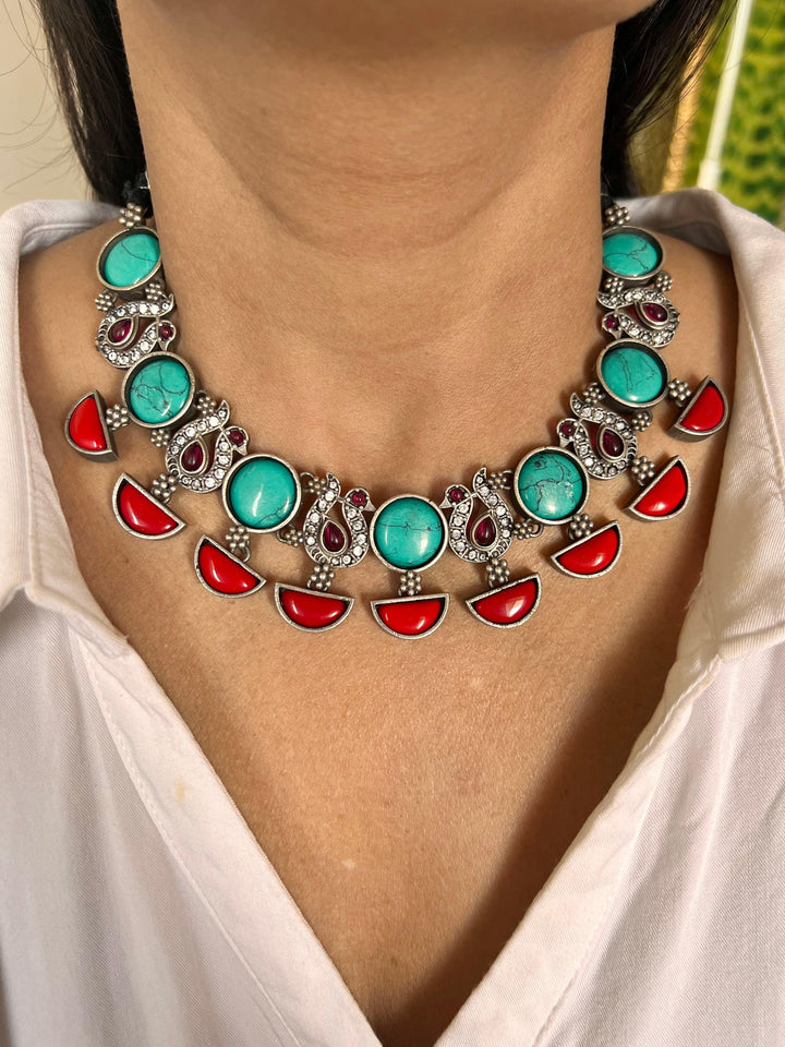 Vintage Artistic Necklace with Statement Earrings - SHIVKA