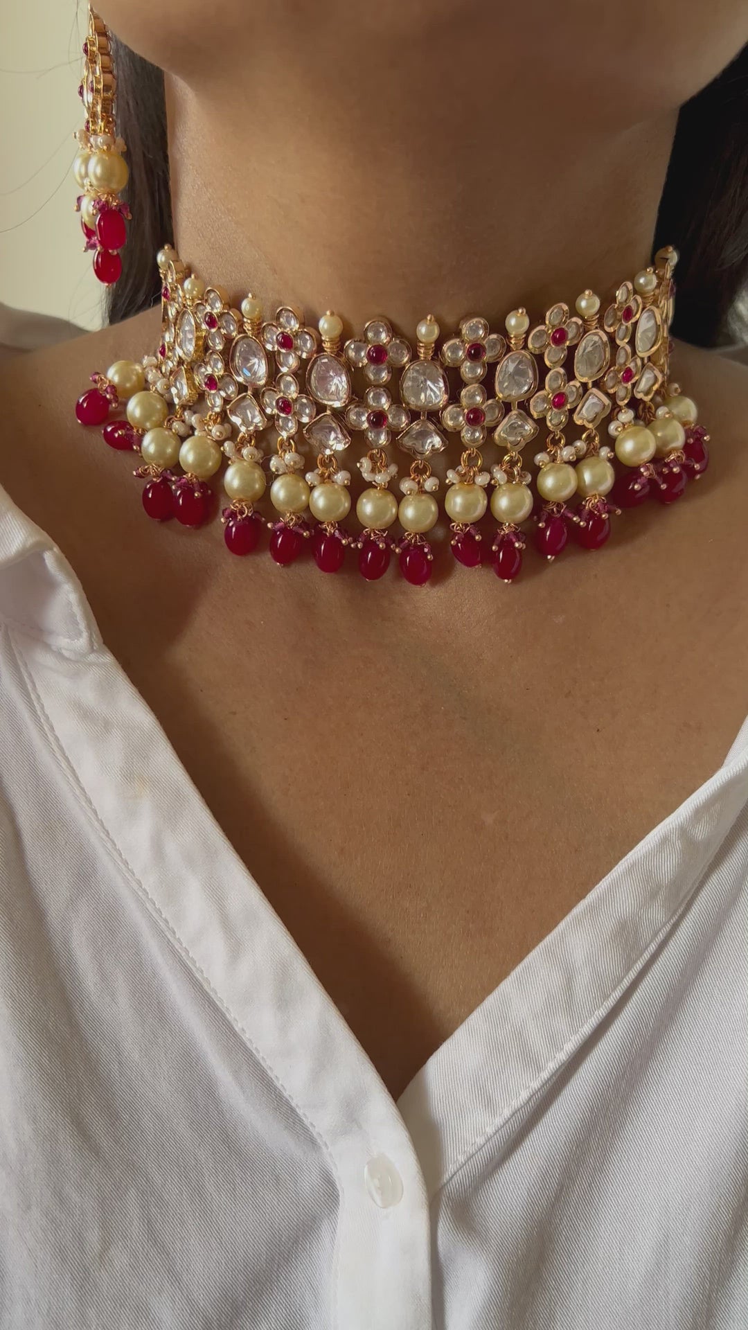 Scintillating Bridal Kundan Choker with Earrings and Maangtikka
