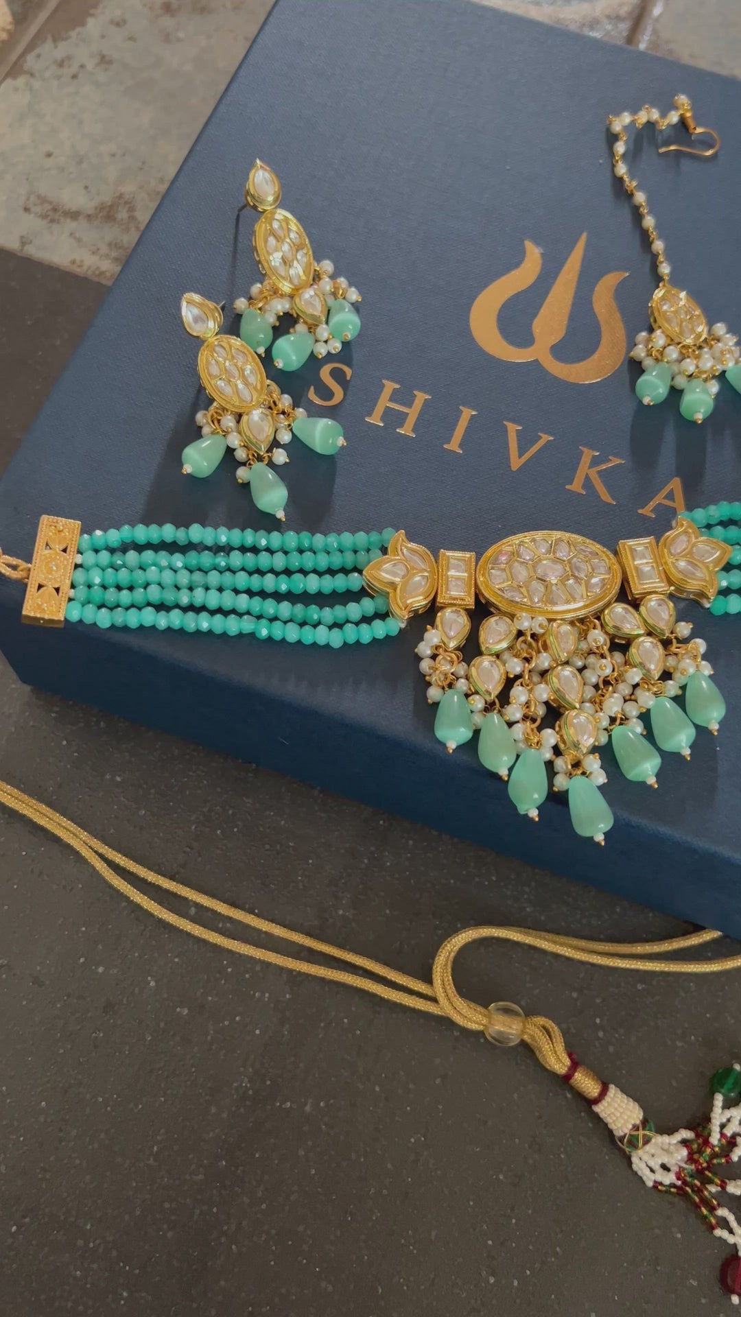 Classic Kundan Choker with Earrings and Maangtikka