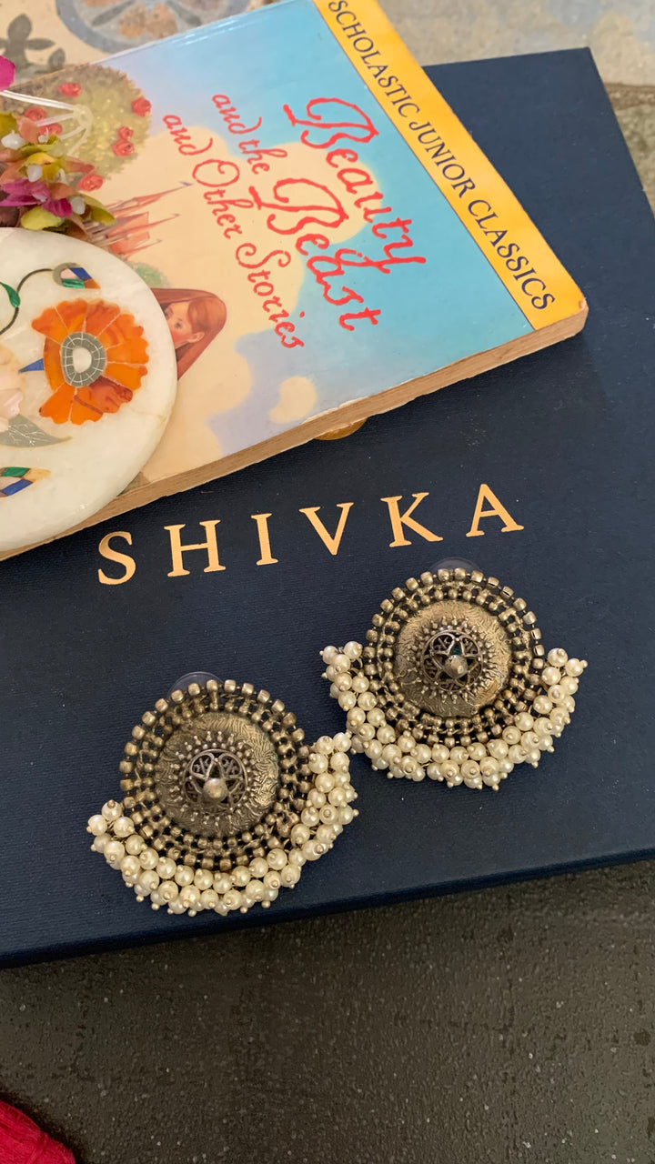 Antique Pearl Clusters Studs