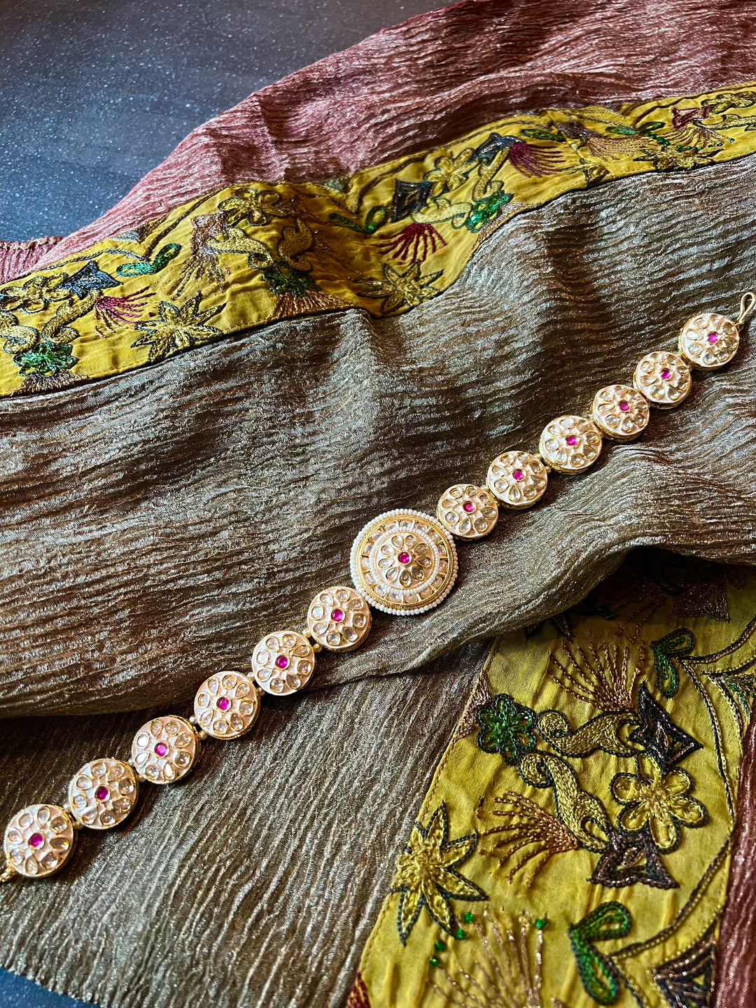 SHIVKA Premium Quality Kundan Mathapatti