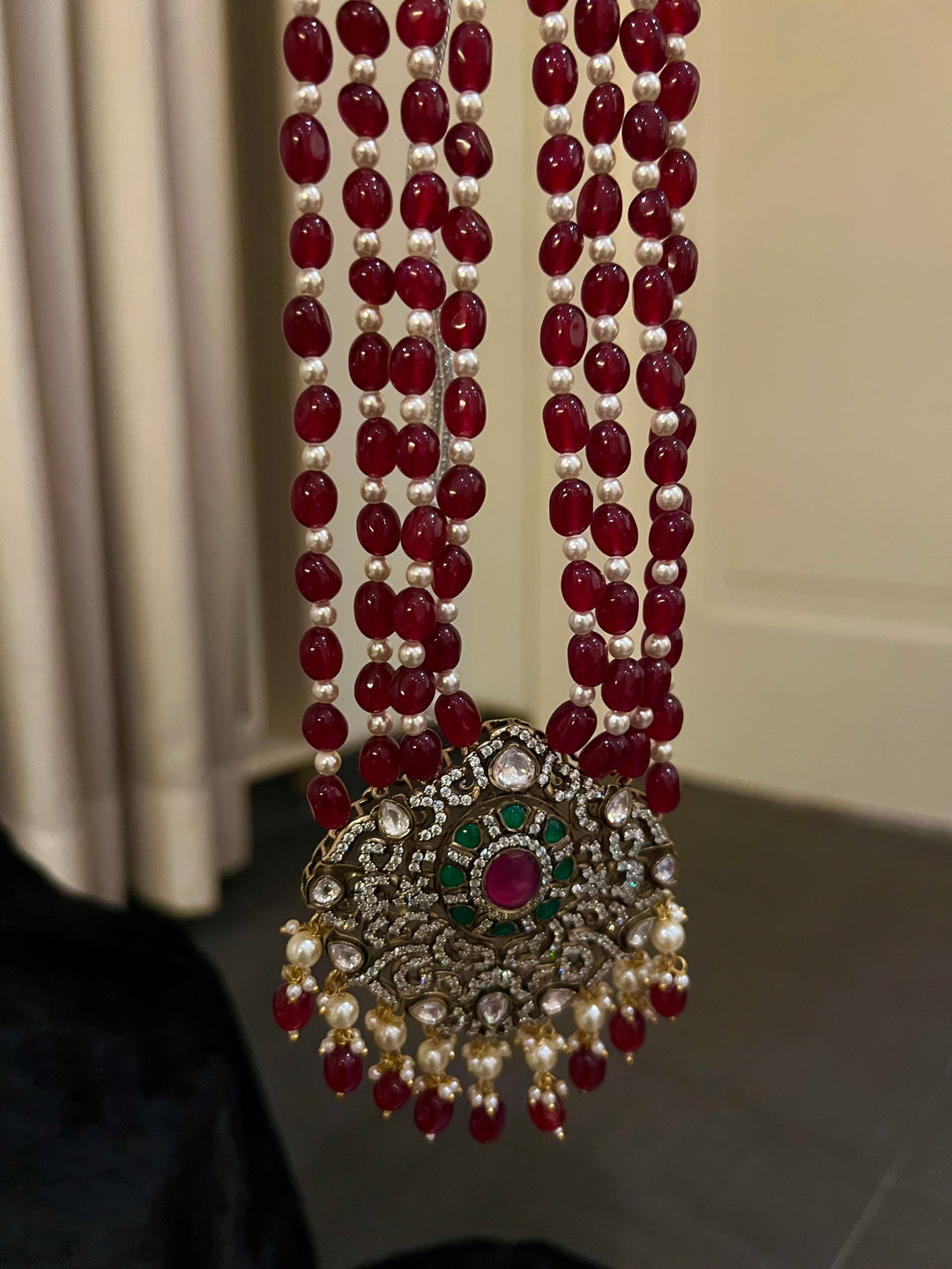 Beautiful Kundan Necklace with Earrings