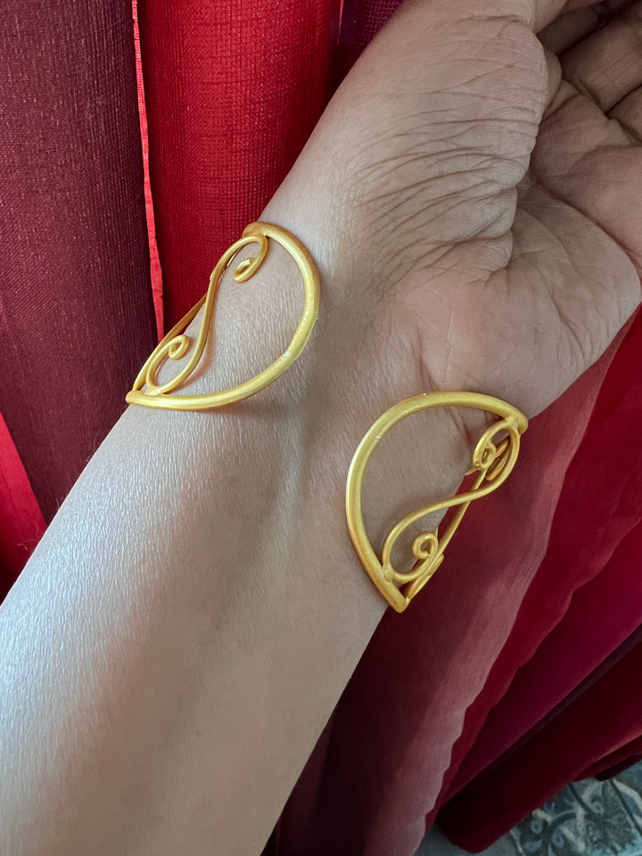 Fresh Water Baroque Pearl Open Cuff