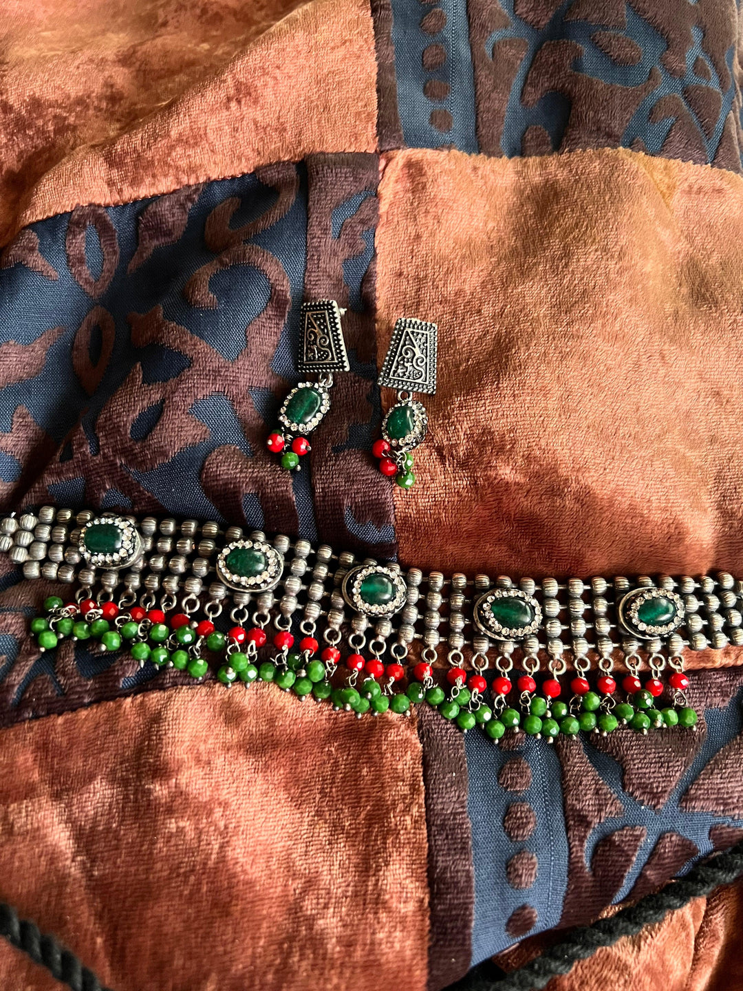 Vintage Artistic Choker with Statement Earrings - SHIVKA