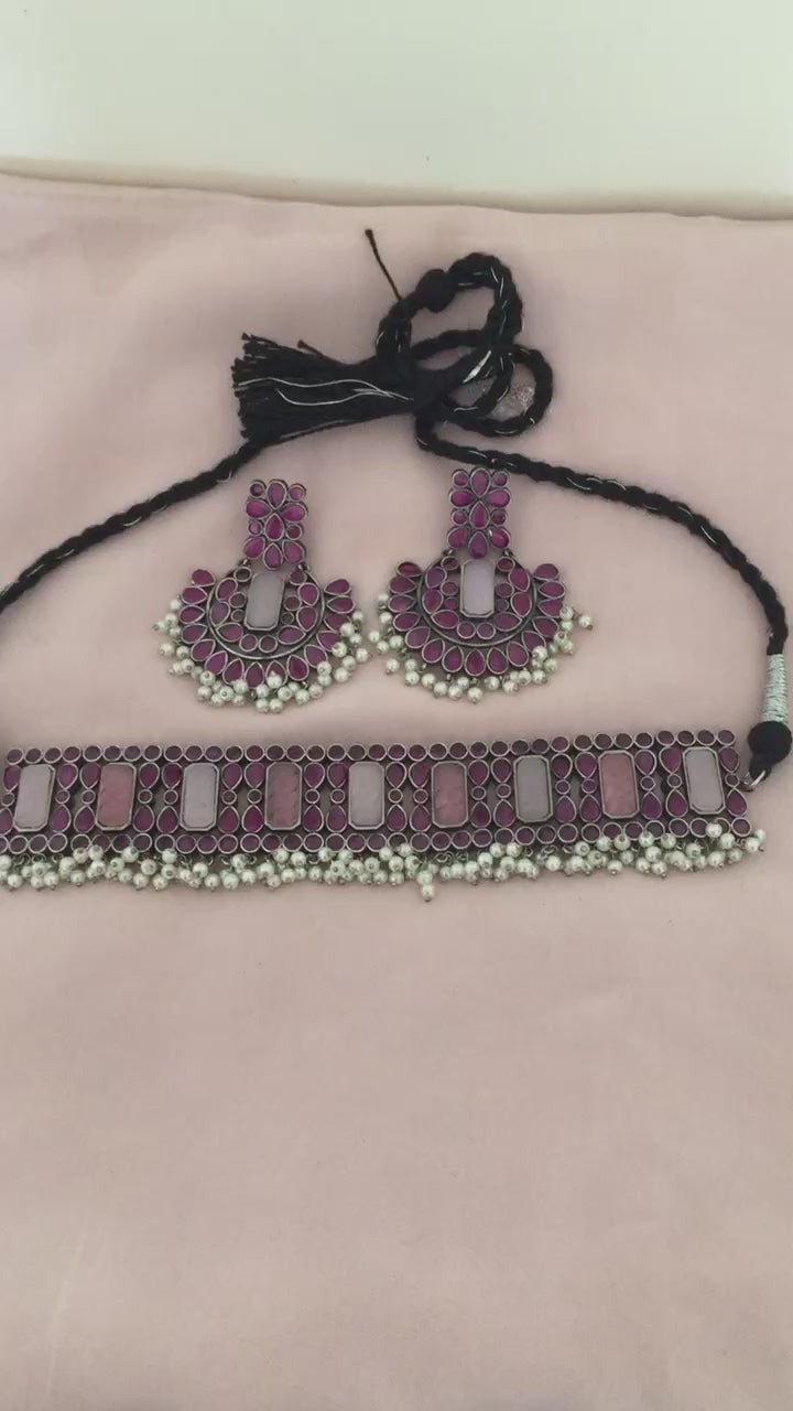 Scintillating Vintage Stones Choker with Statement Chandbaalis