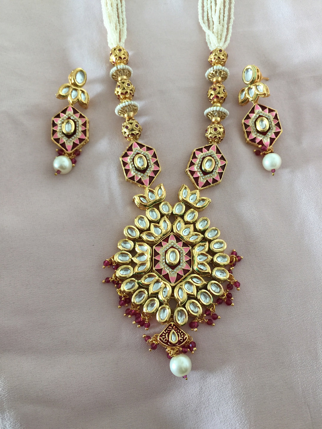 Elegant Kundan Necklace Set - Dazzle at Weddings and Festive Affairs