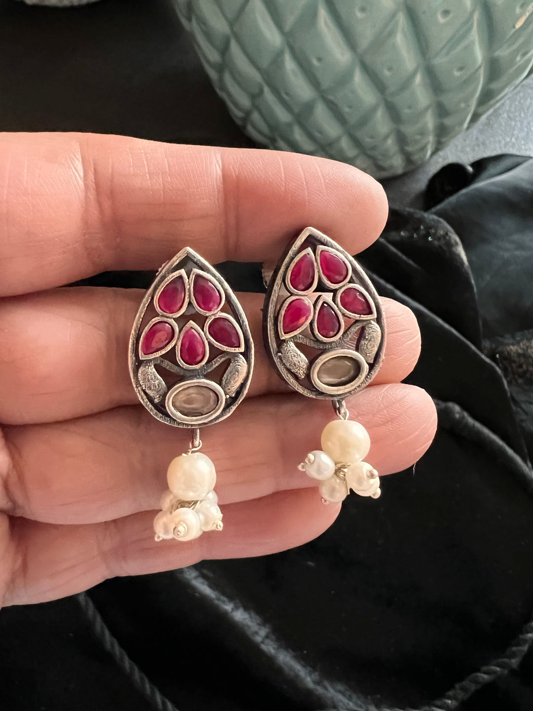 Beautiful Monalisa Choker with Statement Earrings