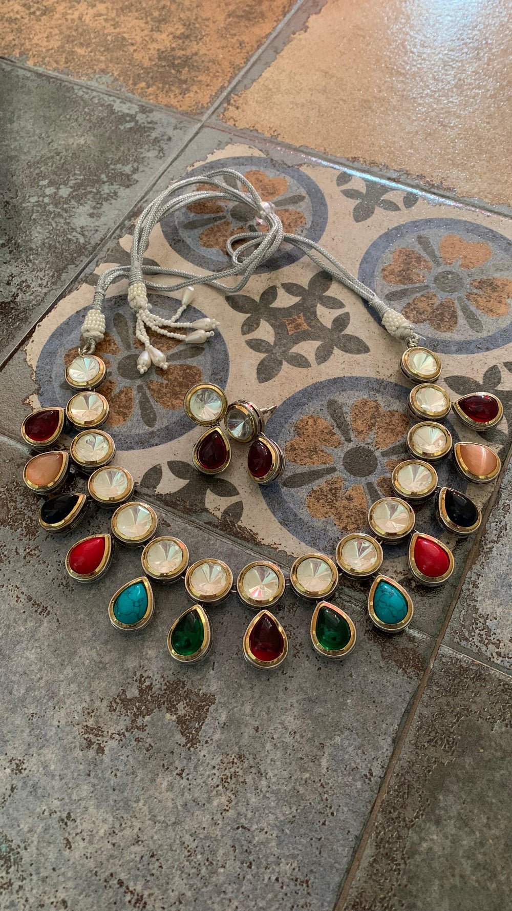 Vintage Stones Kundan Necklace with Statement Earrings - SHIVKA