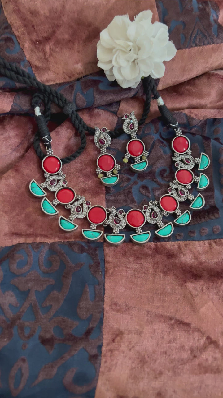 Vintage Artistic Necklace with Statement Earrings