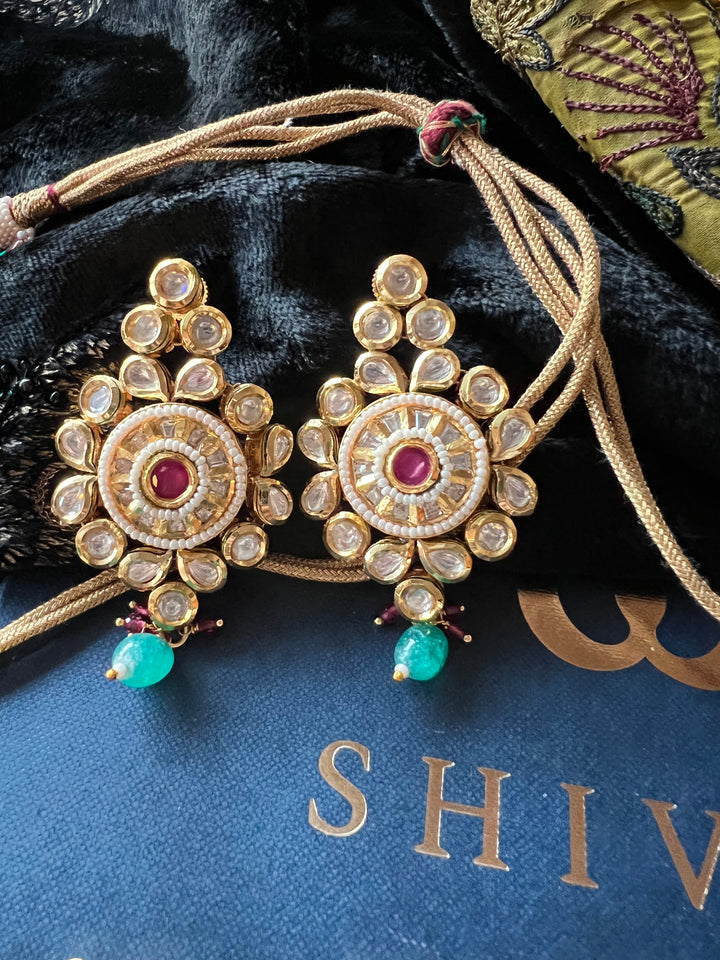 Elegant Kundan Choker with Earrings and Maangtikka