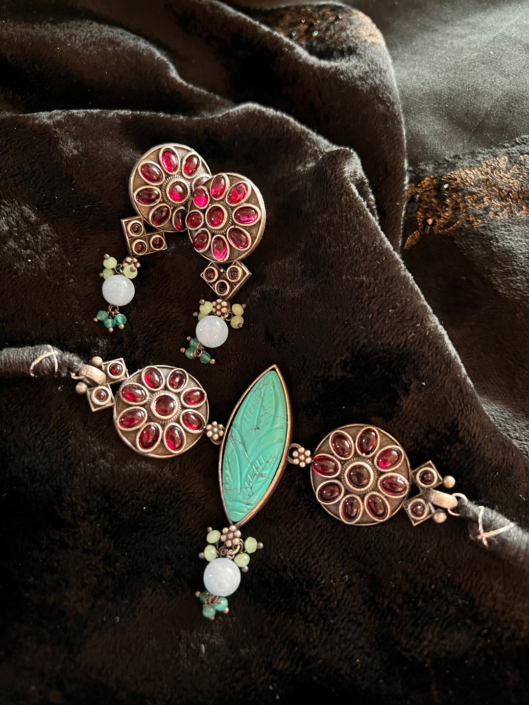 Antique Stones Choker with Statement Earrings