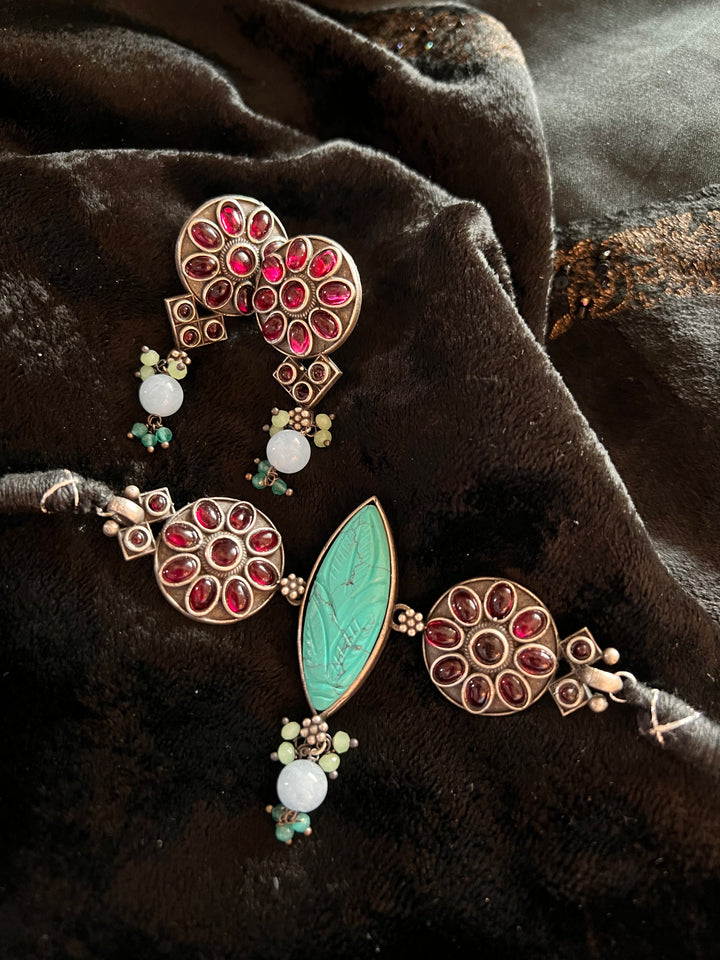 Antique Stones Choker with Statement Earrings