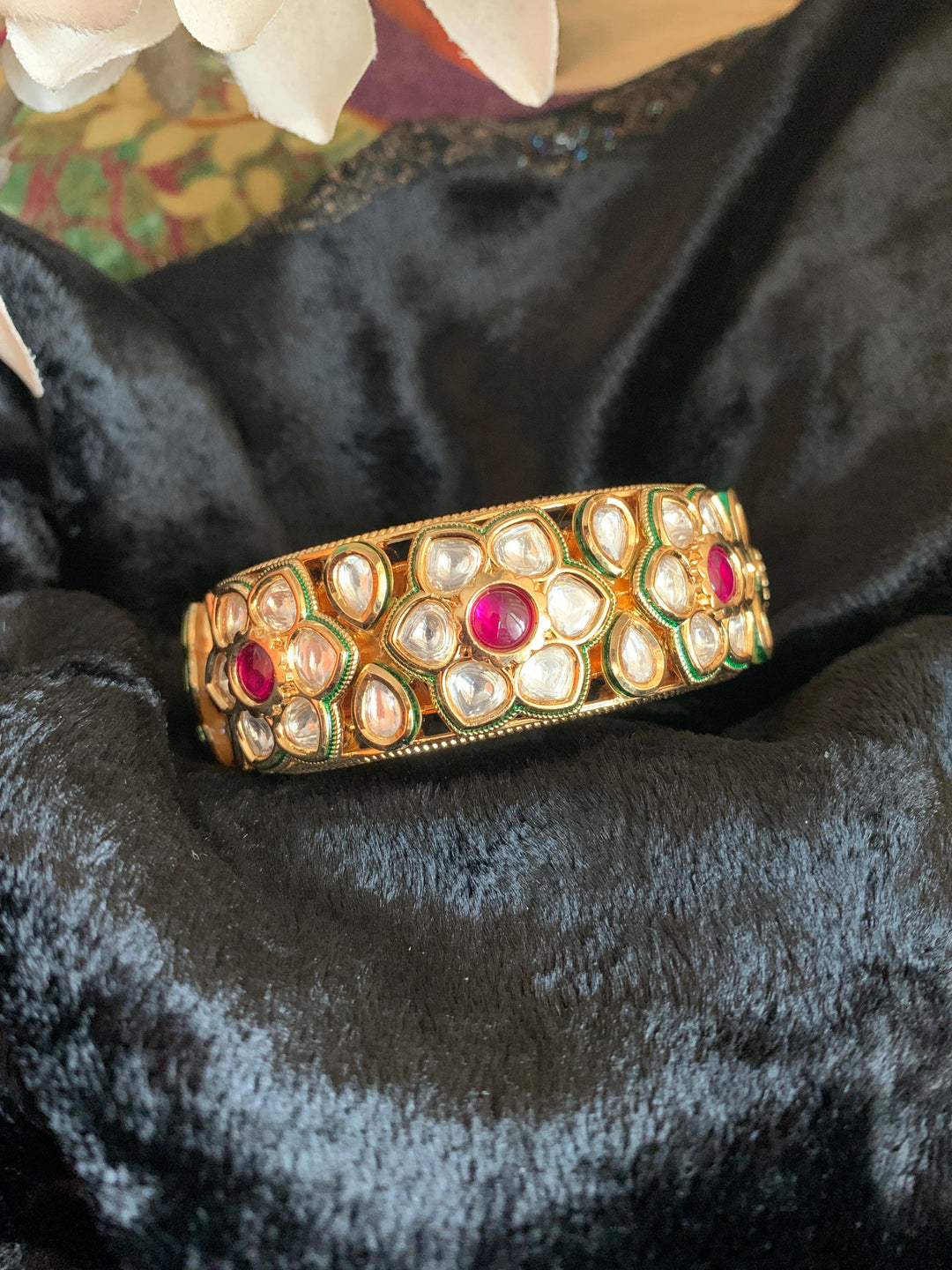 Kundan Flowers Bangle - SHIVKA