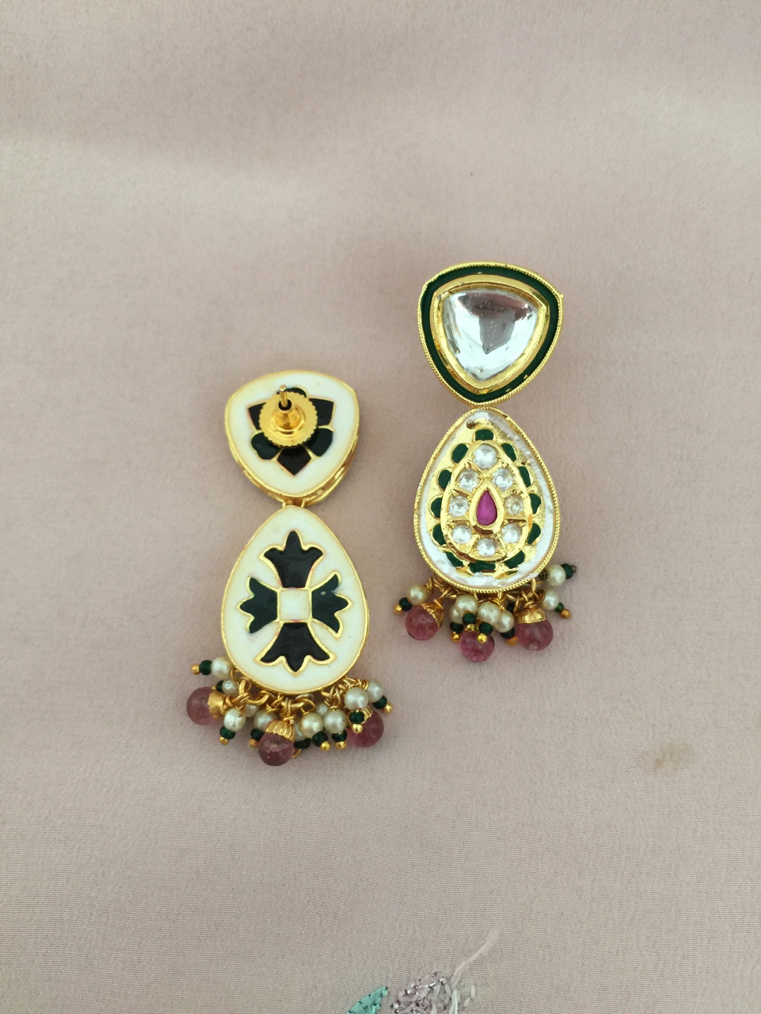 Elegant Kundan Necklace Set - Dazzle at Weddings and Festive Affairs