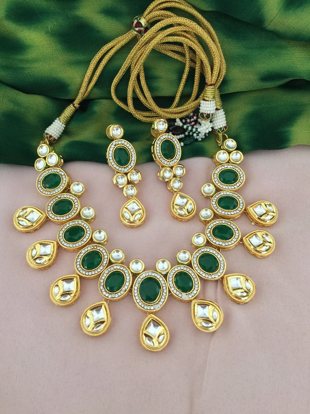 Exquisite Kundan Choker Set - Your Radiant Elegance for Weddings and Festivities