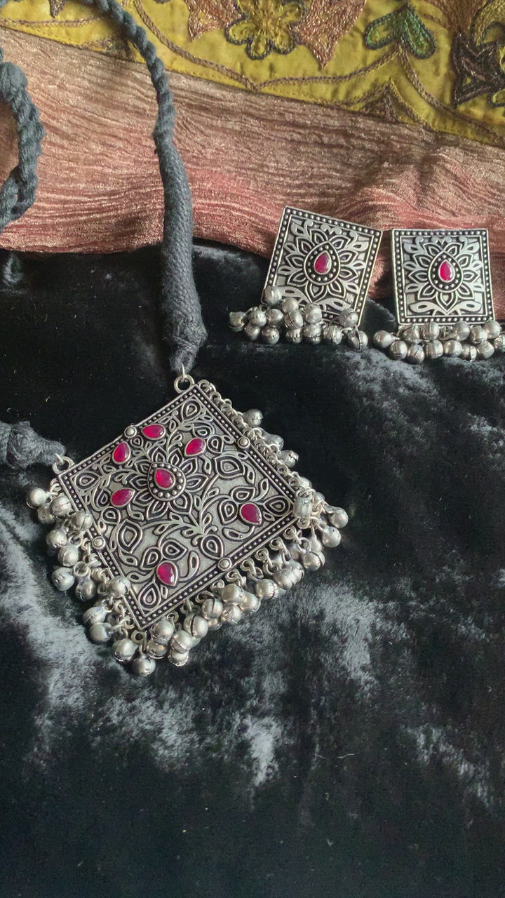 Red Ghungroo Pendant Necklace Set