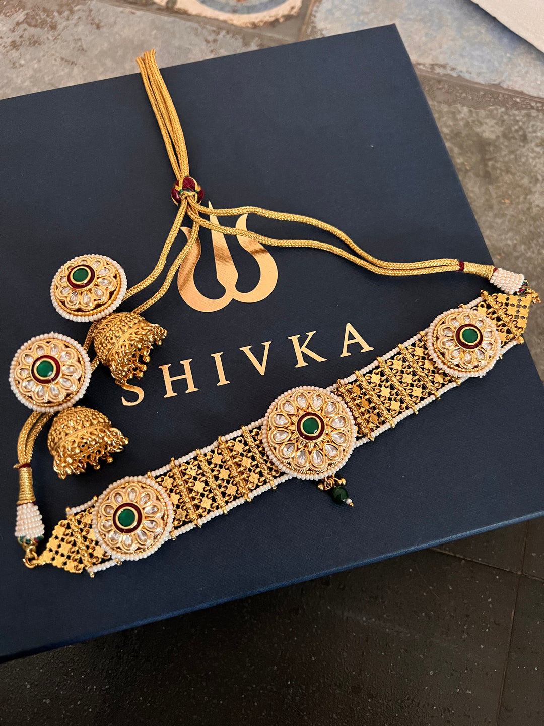 Beautiful Kundan Mesh Choker with Jhumka Earrings