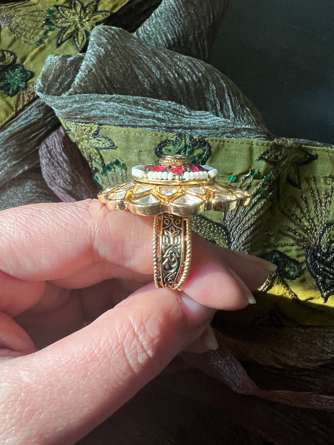 Kundan Rotating Ring