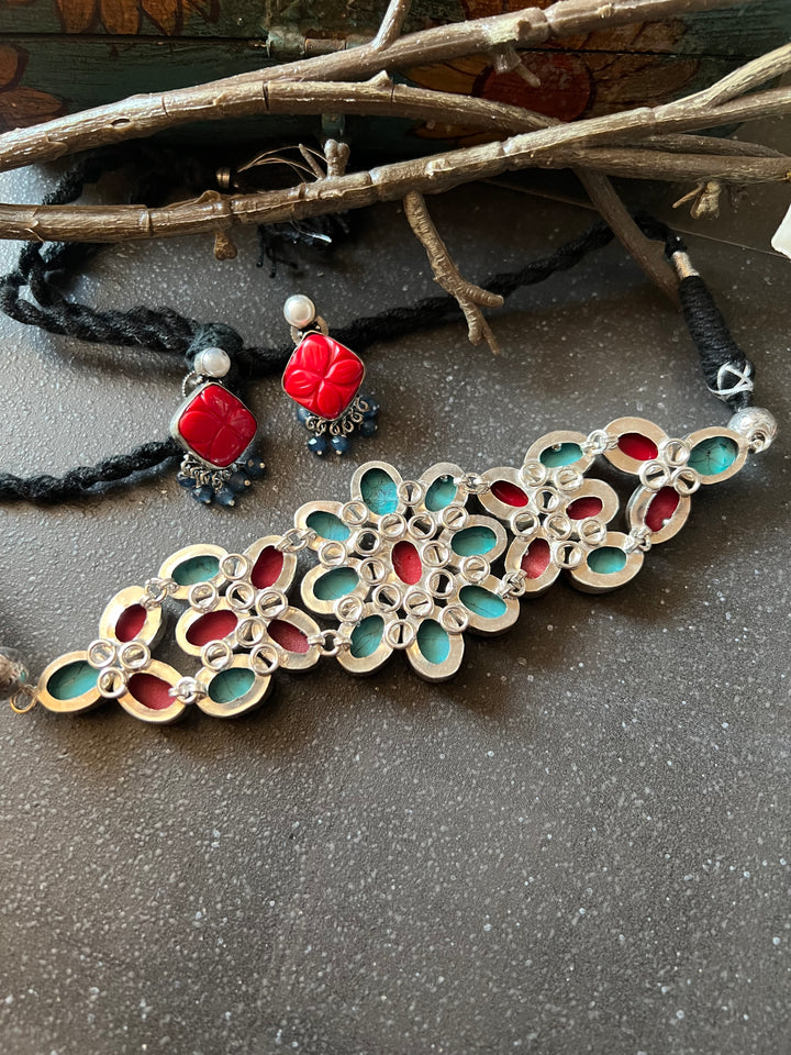 Beautiful Stone Choker with Stud Earrings