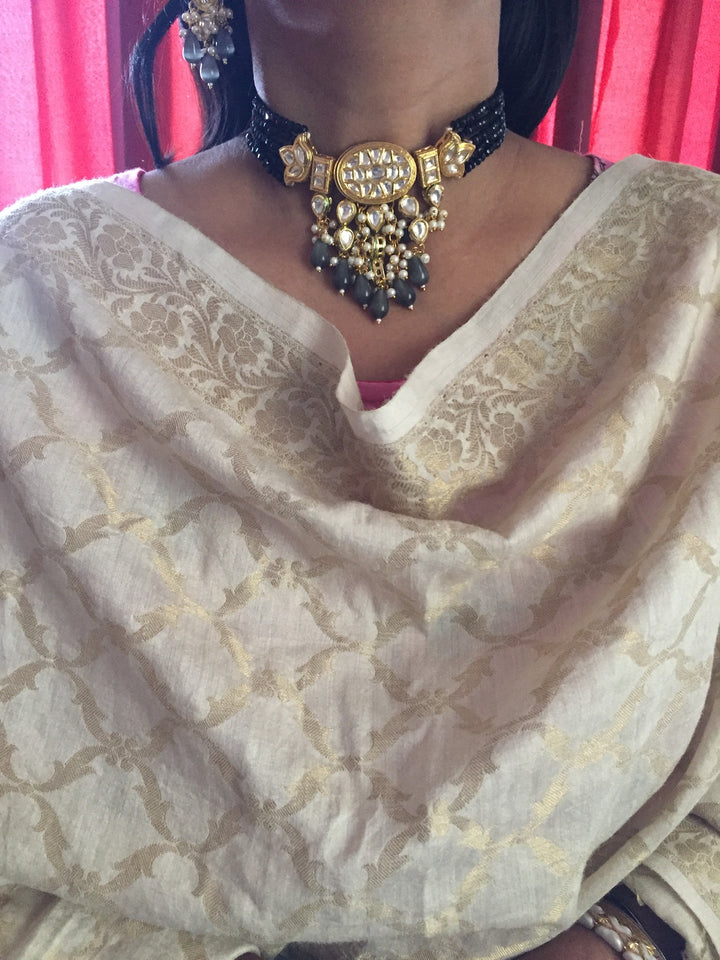 Classic Kundan Choker with Earrings and Maangtikka