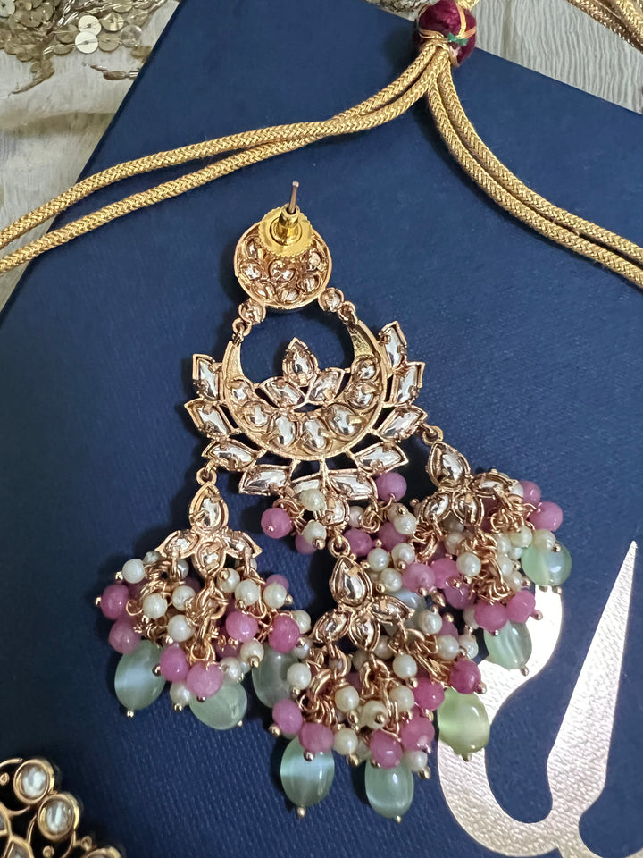 Scintillating Bridal Kundan Choker with Earrings and Maangtikka