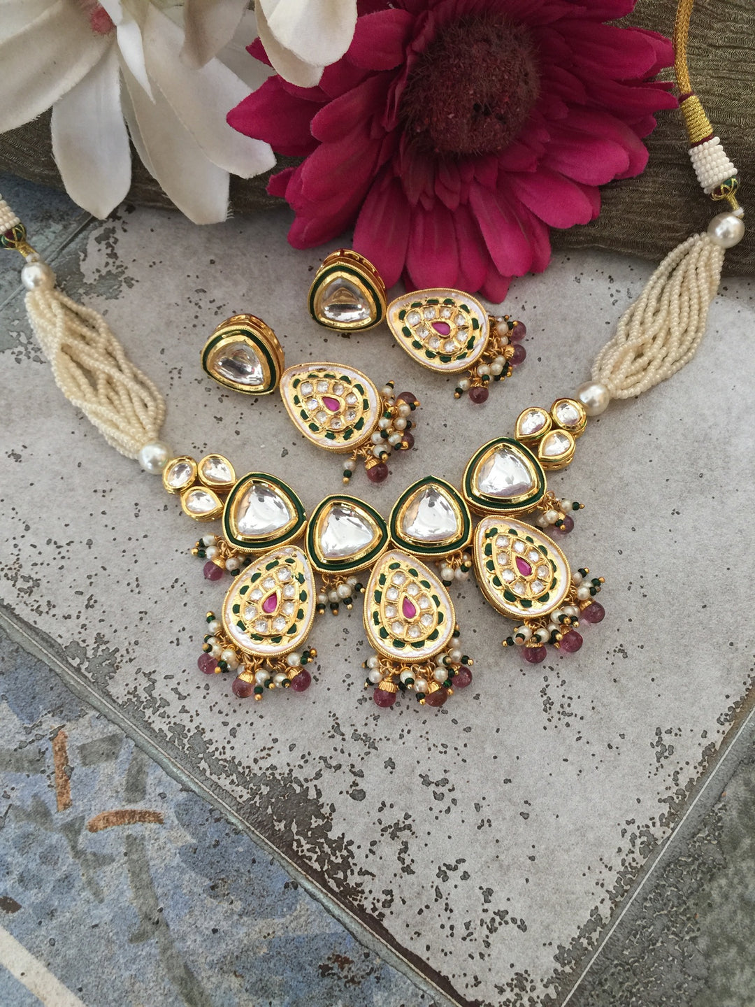Elegant Kundan Necklace Set - Dazzle at Weddings and Festive Affairs