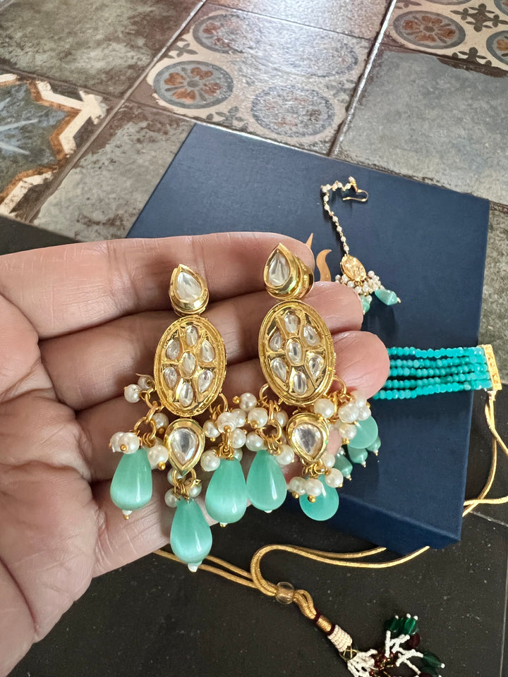 Classic Kundan Choker with Earrings and Maangtikka