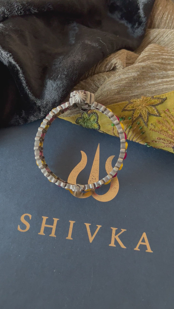 Statement Antique Kada