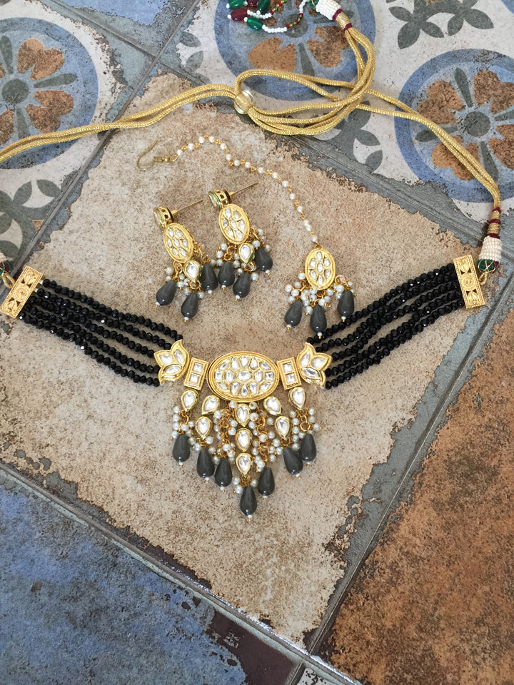 Classic Kundan Choker with Earrings and Maangtikka