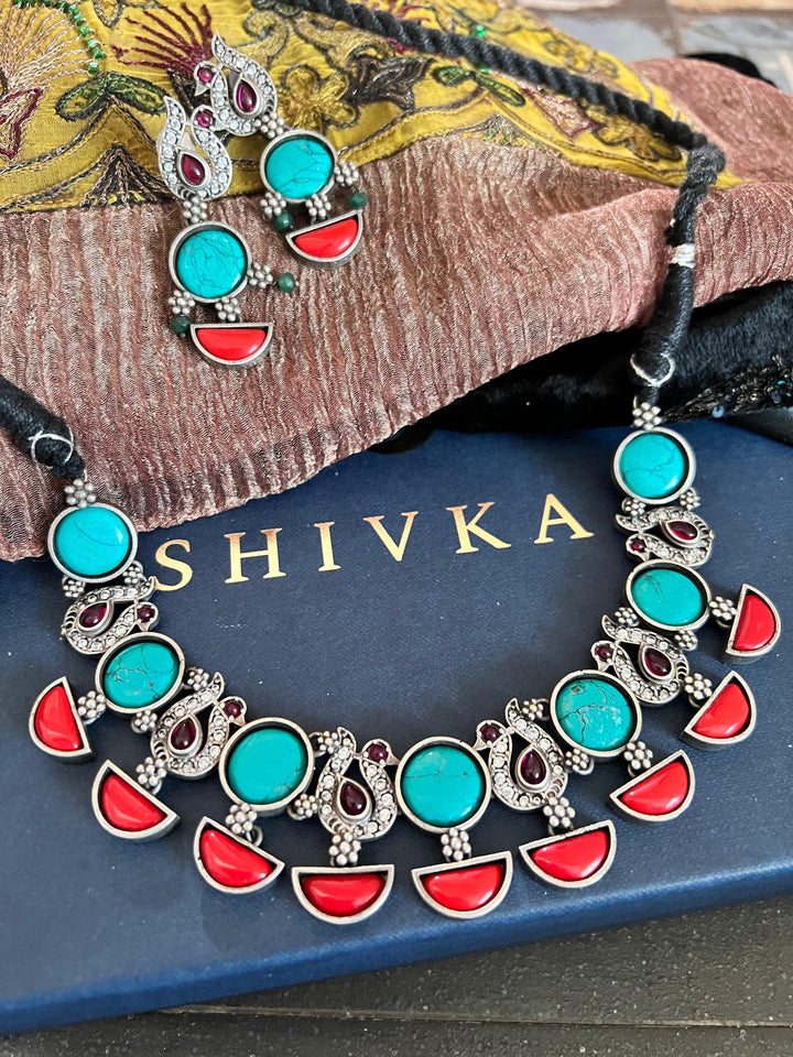 Vintage Artistic Necklace with Statement Earrings - SHIVKA