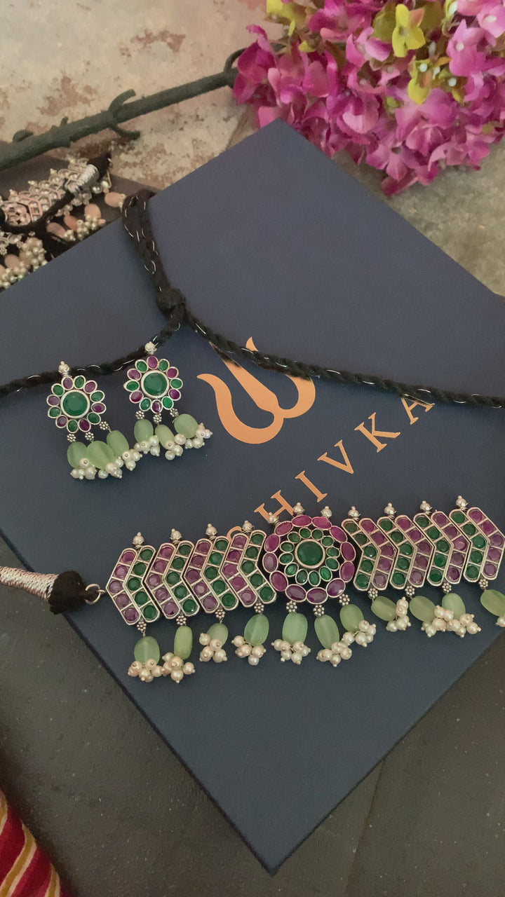 Vintage Artistic Choker with Statement Earrings